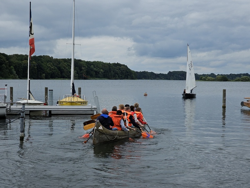 Vereinsjollen am Ufer